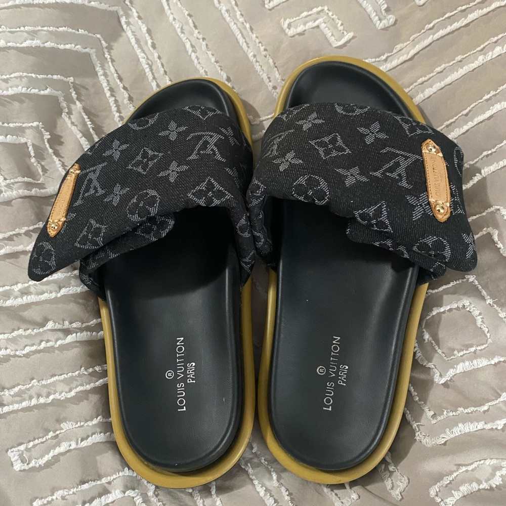 LV Black and Gold Monogram Slides size 41 never used no box
